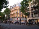  Le boulevard Saint-Michel à la tombée de la nuit, un soir d'été